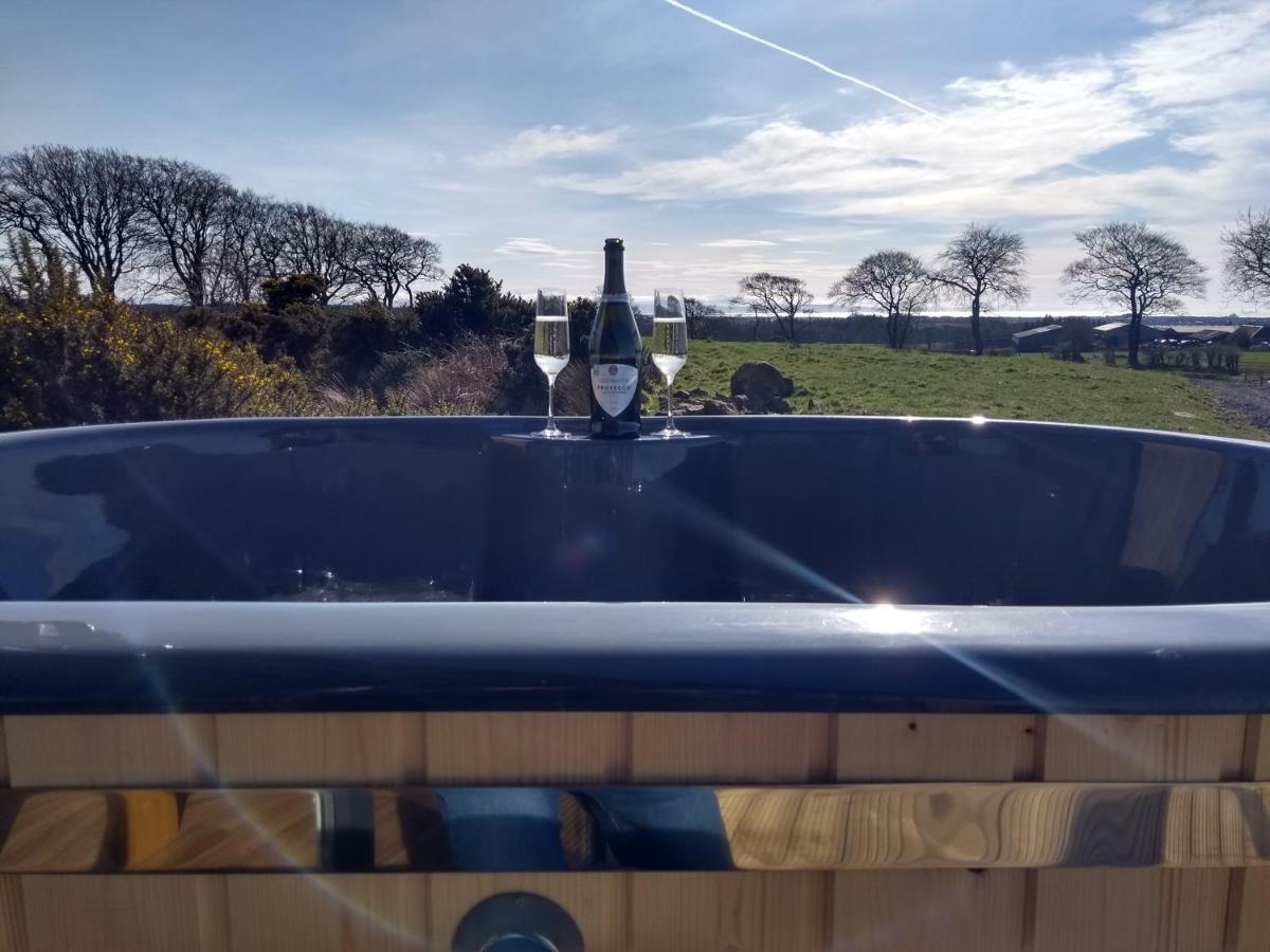Cleeves Cabins Ailsa Luxury Lodge With Hot Tub Dalry  Eksteriør bilde