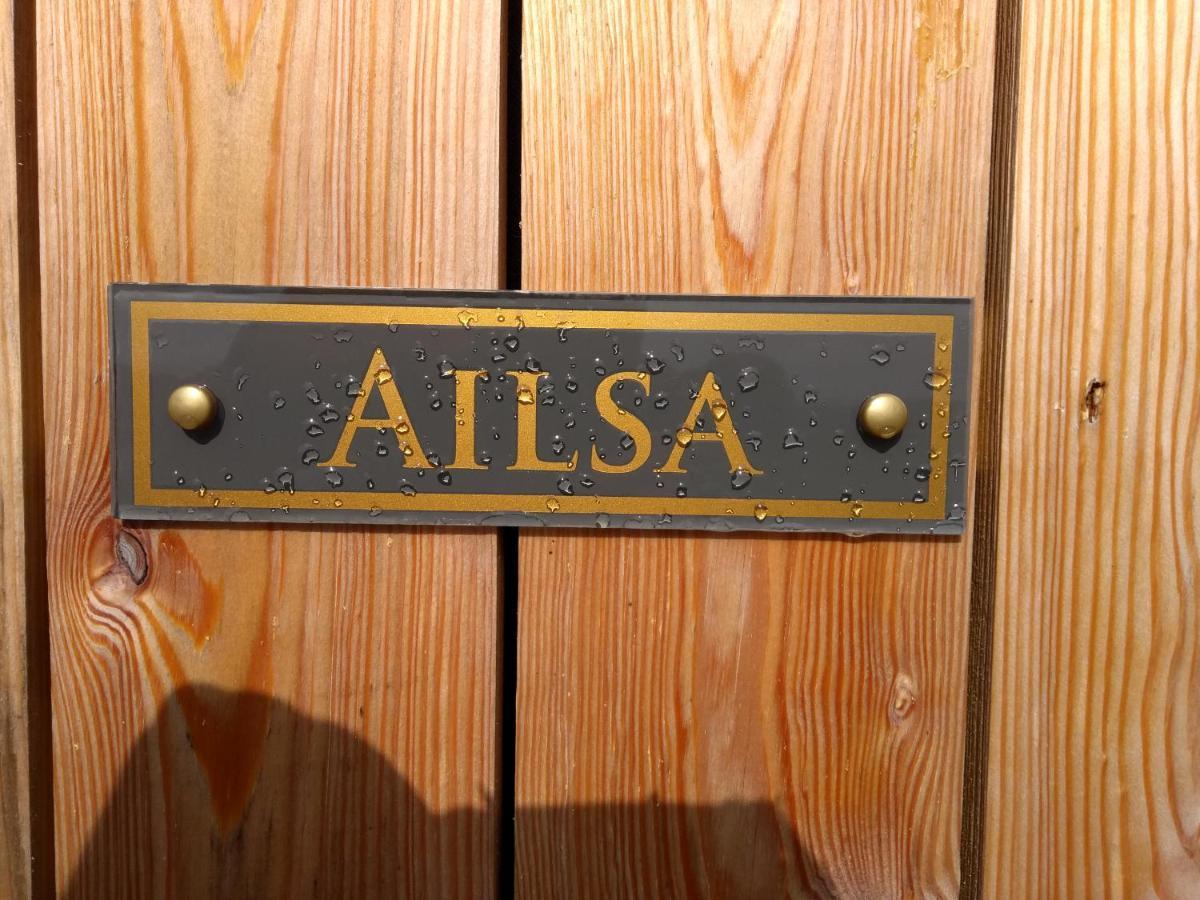 Cleeves Cabins Ailsa Luxury Lodge With Hot Tub Dalry  Eksteriør bilde