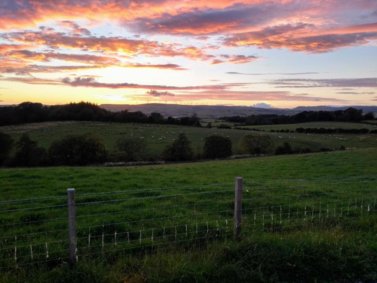 Cleeves Cabins Ailsa Luxury Lodge With Hot Tub Dalry  Eksteriør bilde