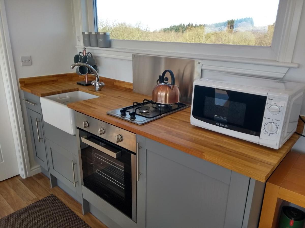 Cleeves Cabins Ailsa Luxury Lodge With Hot Tub Dalry  Eksteriør bilde